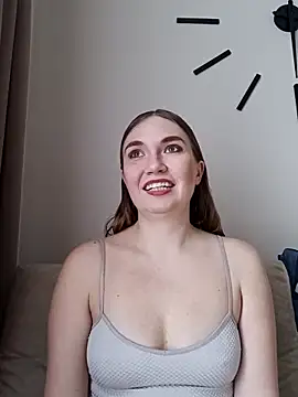 KisaVixen online show from February 16, 1:33 pm