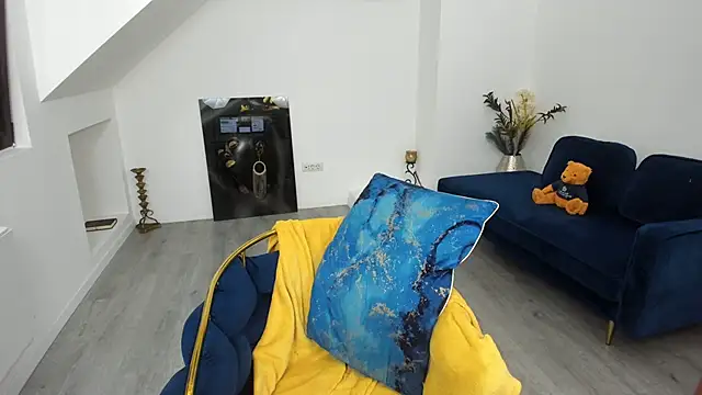 Ranya Evy online show from September 13, 6:27 pm