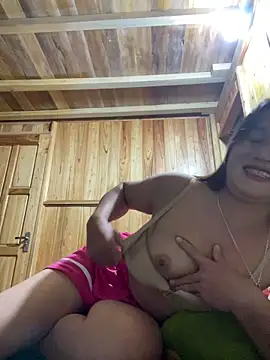 phungtiti online show from October 3, 1:27 pm