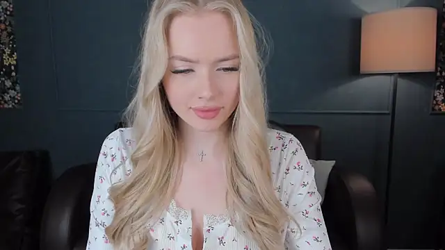 AvroraGoldie online show from October 6, 10:32 am