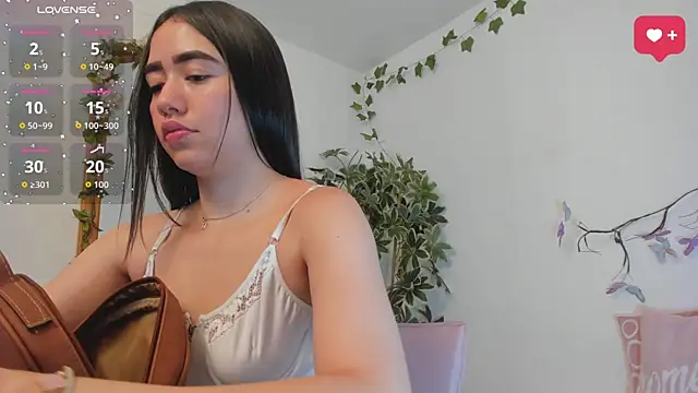 SaraWagner  online show from May 29, 12:19 am