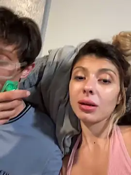 bbgurlnickii online show from October 11, 9:58 am