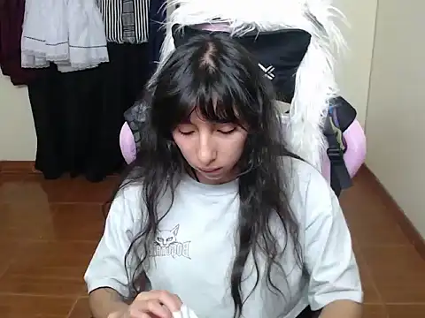 ScarlettShirahoshi online show from December 18, 11:31 pm