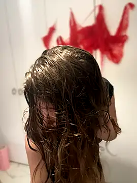 TenderLaGlamor online show from October 18, 5:26 pm