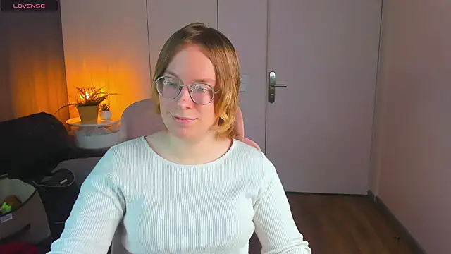 Amanda Butlerr online show from April 4, 1:43 pm