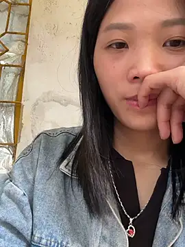 thaoyeuuu online show from October 6, 5:13 am