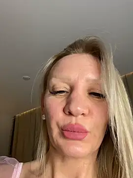 Bellissa  online show from March 12, 2:42 pm