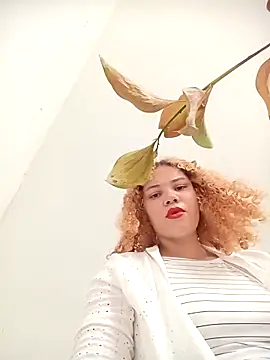 SirenRouge 69 online show from September 22, 8:40 pm