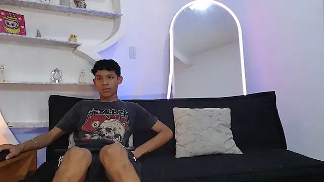 BEAUTY BOYS1 online show from September 13, 7:27 am