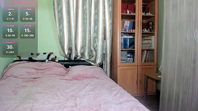 MiaLores online show from April 7, 9:22 am