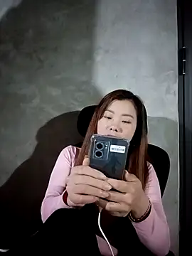 milo123-xx online show from March 13, 1:45 pm