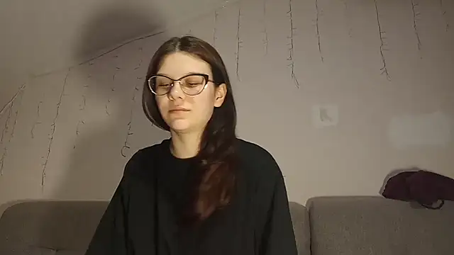 LaVostraDorothy online show from April 19, 8:00 pm