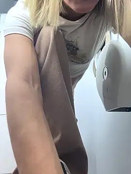 SweetBunnyGF online show from January 16, 11:23 pm