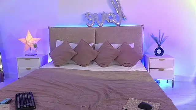 Jules night online show from February 27, 9:47 pm