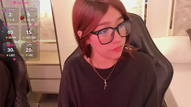 doll eyees  online show from October 8, 2:49 am