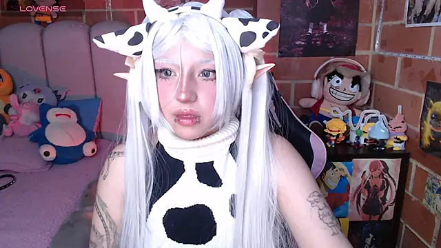  alexa19pretty  online show from August 3, 7:41 pm