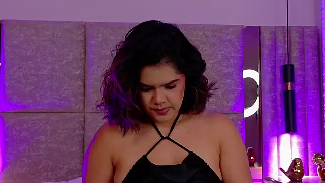 Martina-Roberts- online show from September 23, 5:05 am