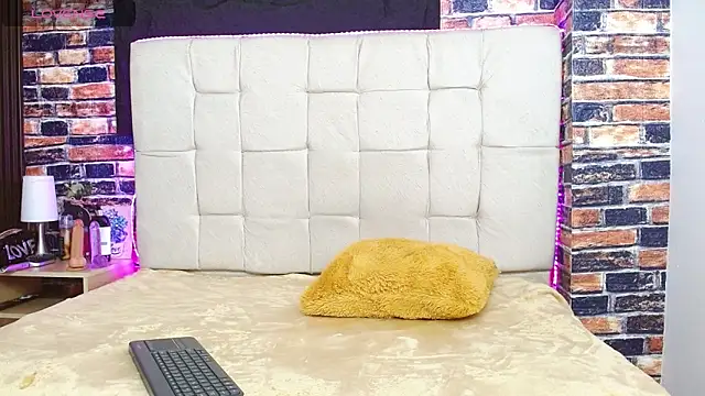 marilunabrown303av online show from October 21, 12:09 pm