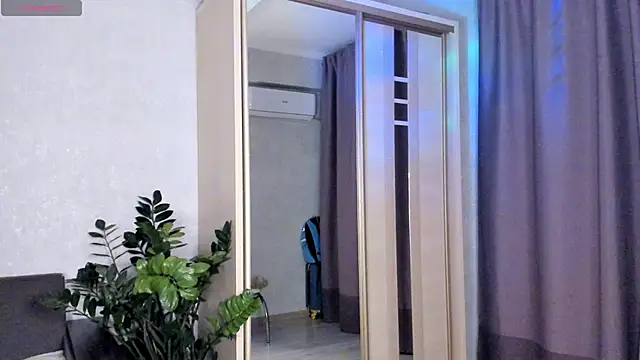 SaraShine  online show from October 14, 8:00 pm