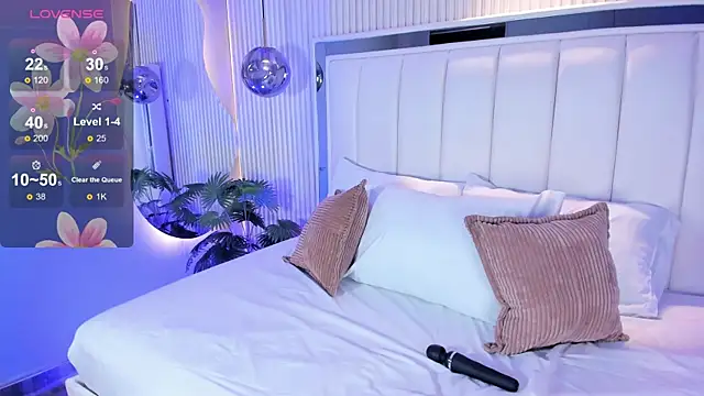 MariathLittle online show from November 8, 5:51 pm