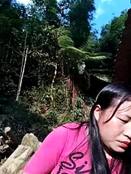 miss-su online show from February 27, 9:42 am