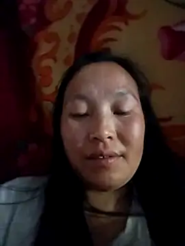 miss-su online show from April 12, 8:39 am