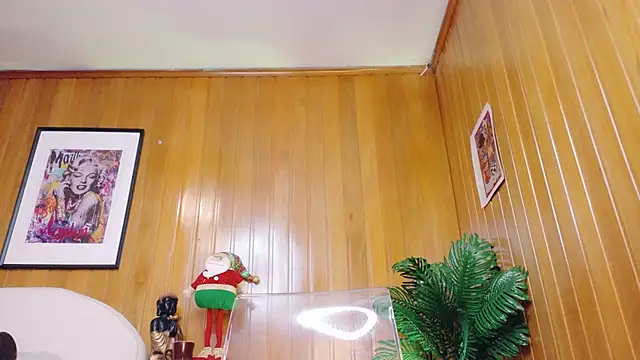 Zafiro Gem  online show from November 28, 8:56 pm