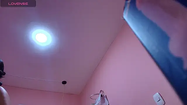 Isabella Mendez  online show from September 15, 1:41 pm