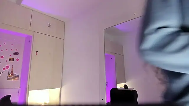 Stefannyevans  online show from January 17, 1:40 pm