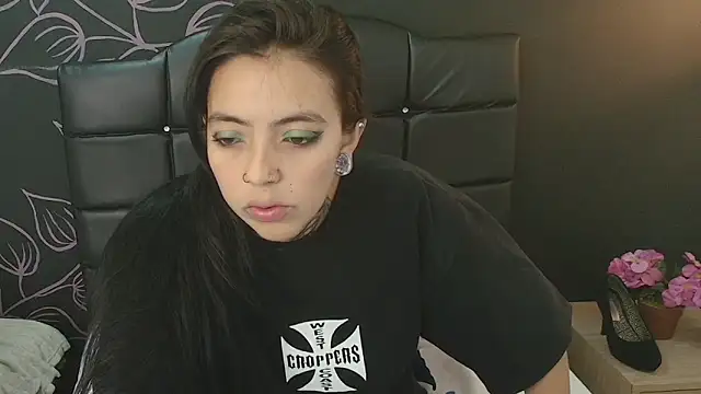 LiaMonroee  online show from December 15, 11:59 am