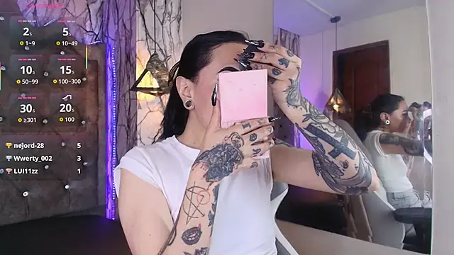 Zami Escobar of online show from November 21, 6:43 pm