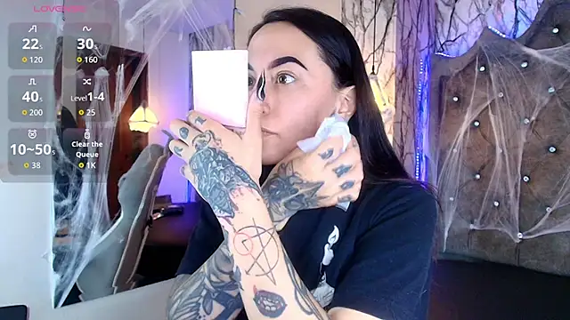 Zami Escobar of online show from October 24, 7:32 pm