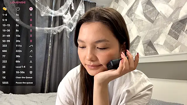 KiraVelvet online show from November 1, 9:46 am