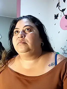 curvy diva  online show from January 8, 9:35 am