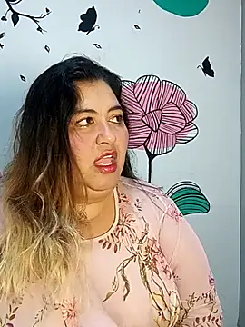 curvy diva  online show from October 24, 12:34 pm