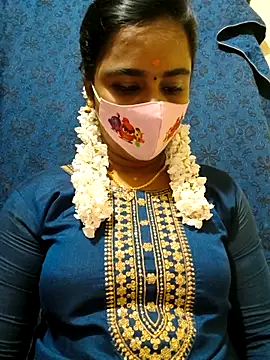 mini-queen online show from January 7, 4:54 pm