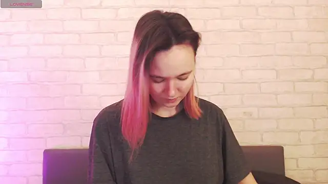 Ericha Stone online show from April 12, 1:41 am