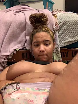 StylishEchium online show from October 17, 9:29 pm