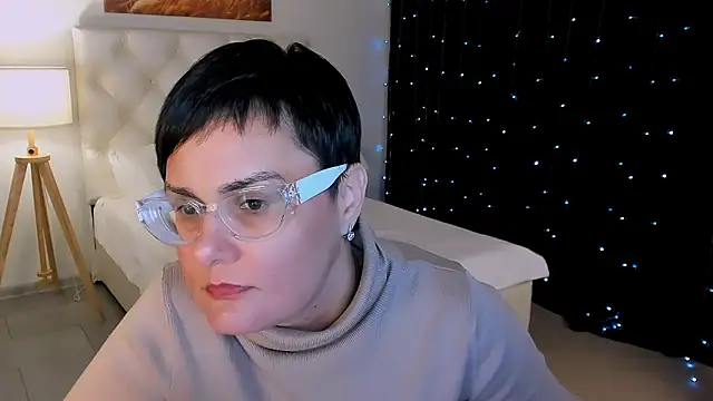 LauraDavidsons online show from February 24, 6:50 pm