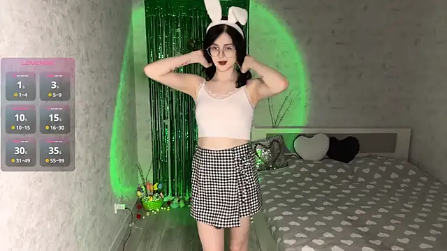 FakeLamb online show from April 3, 9:35 pm