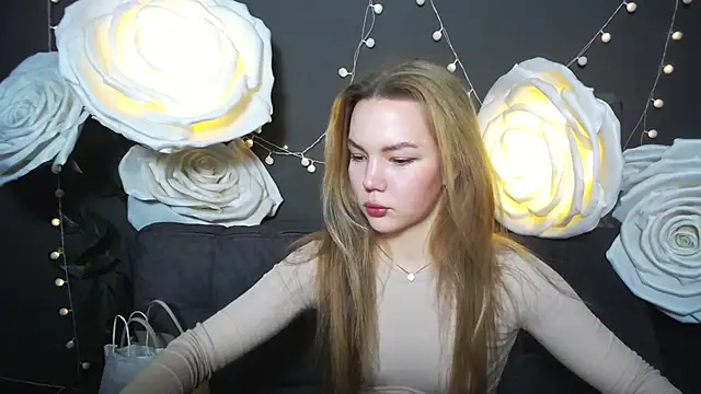 StellaLight online show from November 21, 1:35 pm