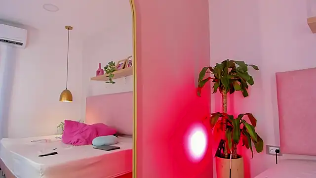 Cristalfoxy  online show from October 30, 8:10 pm