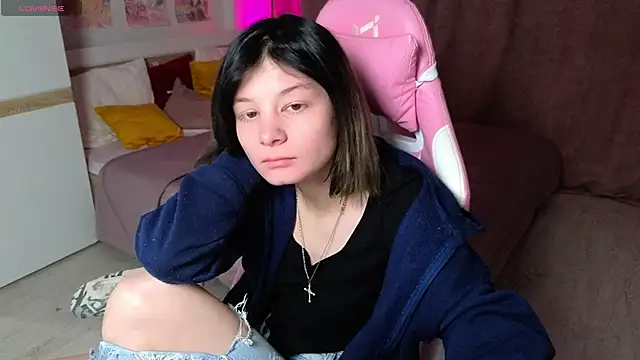 EllinEverly online show from March 8, 4:05 am