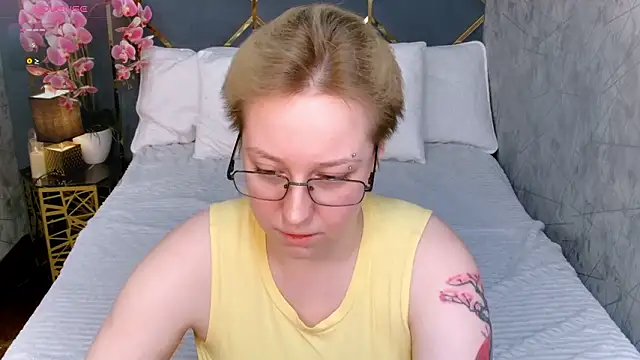 AlexandraGreen online show from March 5, 9:21 pm