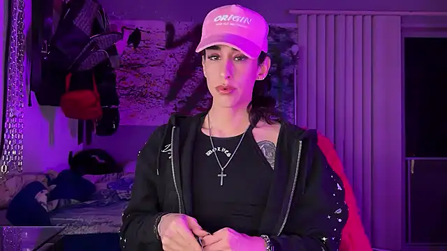 xoFrankie online show from February 21, 5:08 am