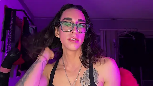 xoFrankie online show from November 10, 1:55 am