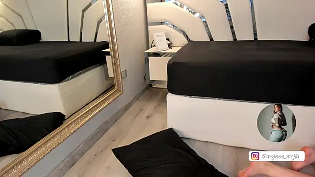 Julieth Rojas online show from October 3, 4:17 am