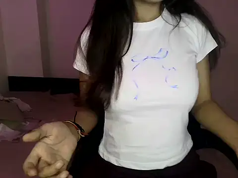 its siya  online show from April 10, 8:04 pm