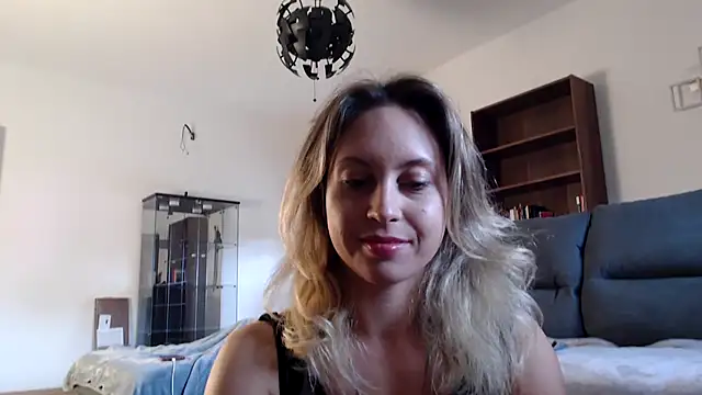 L Sofia online show from October 21, 11:03 am