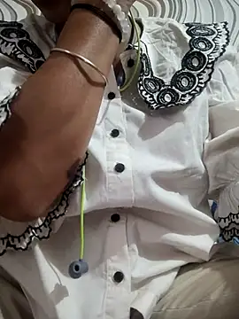 meenu bhabhi547 online show from September 25, 5:17 am